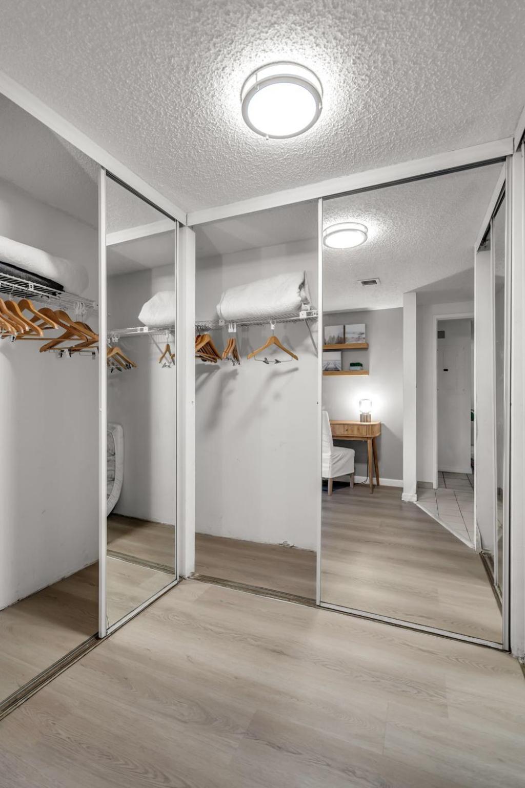 3 Bed Botanica Key Biscayne Apartment *